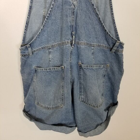 Free People WE THE FREE Denim Shortalls Size 26 Shorts Blue Jeans Roll Up Y2K - Picture 6 of 9